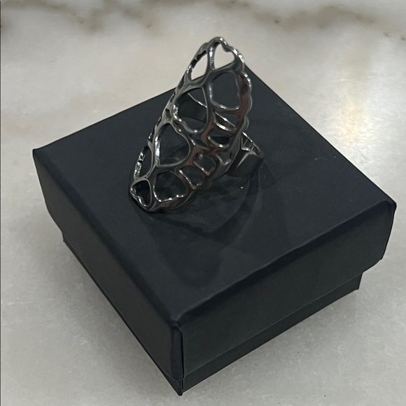 Chic Silver Heart Pattern Ring - Picture 4 of 9